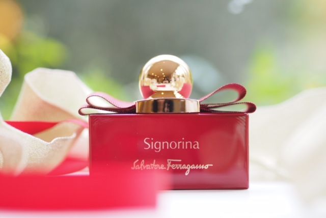 Signorina In Rosso